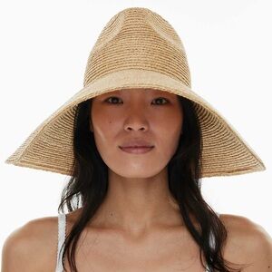 Aritzia Little Moon Poolside Hat